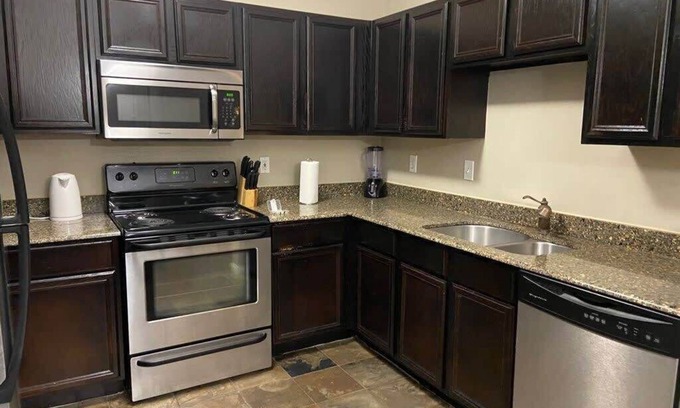 Texas Medical Center Apartment | Furnished 2 bed/2 bath Apartment by Texas Medical