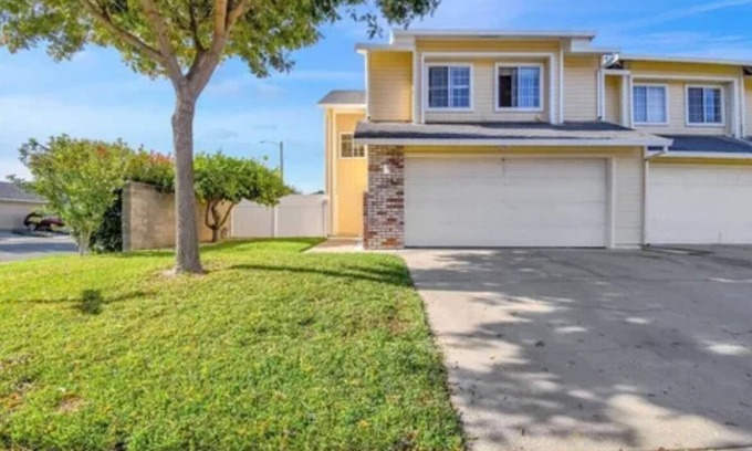 Yuba City House | Furnished 3BR 2BA for nurses or relocations 31+ nights pet friendly