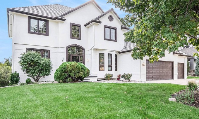 Omaha House | Furnished 5 BR Executive Rental