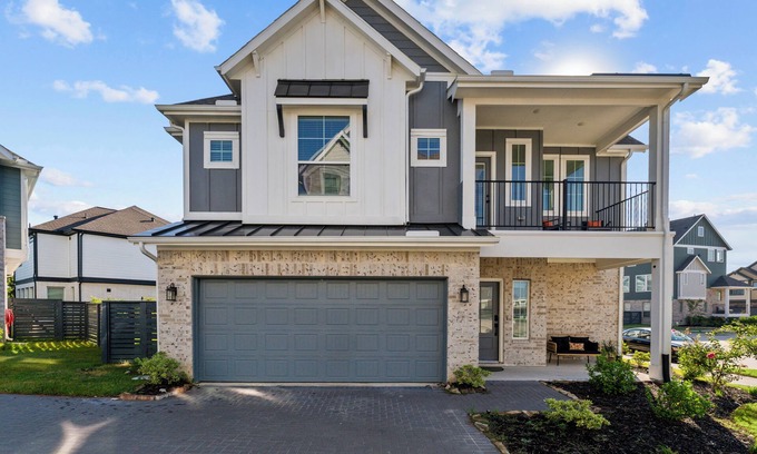 Cypress House | Furnished Rooms for Travel Nurses and Healthcare Pros in Bridgeland, Cypress, TX