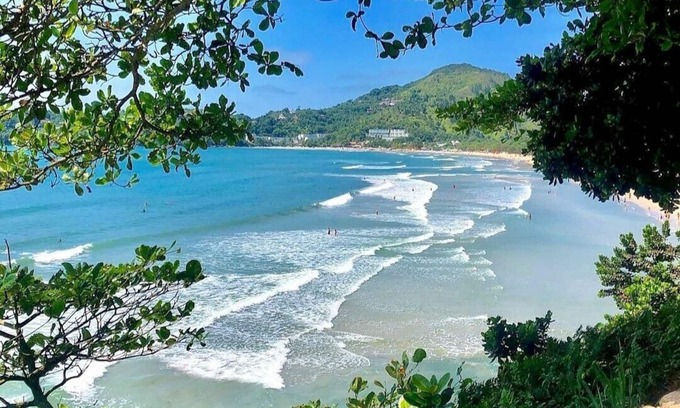 Caraguatatuba Apartment | Furnished studio, with swimming pool, near Martim de Sá beach.