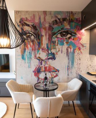 Lodz Apartment | Fuzja w Chmurach - parking, klimatyzacja by FuzjaAparts