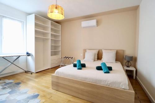 Neudorf Ouest Apartment | Génial T4 90m2 cosy&clim 3 CHB 2 SDB - tram 5min du centre de Strasbourg