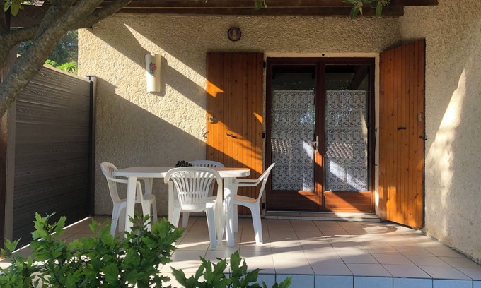 Saint-Martin-d'Ardeche House | Gîte 4 Personnes au Calme à St Martin D'ardèche