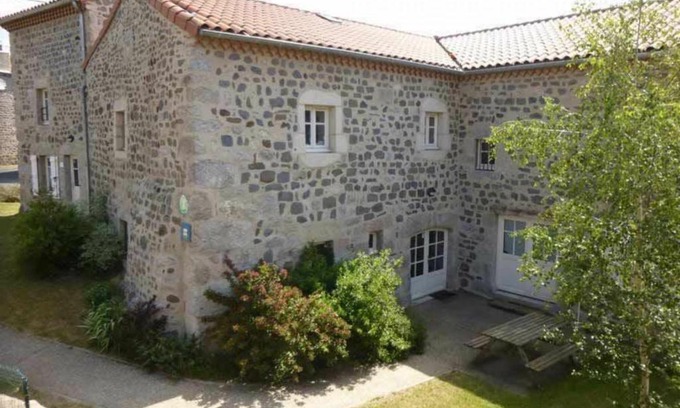 Rauret House | Gîte charmant pour 8 pers à Rauret avec cheminée, terrasse et accès "Tourisme et Handicap" - FR-1-582-186