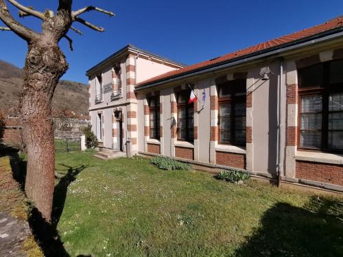 Saint-Julien-des-Chazes House | Gîte confortable 3 chambres au bord de l'Allier - FR-1-582-16