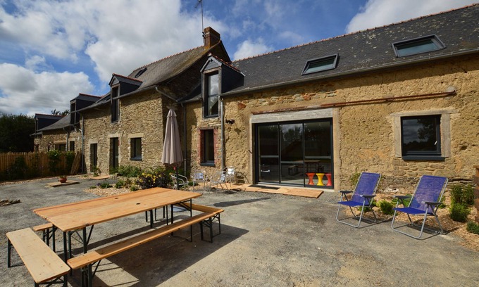 Servon-sur-Vilaine Cottage | Gîte-Cottage-Wet room-Countryside view