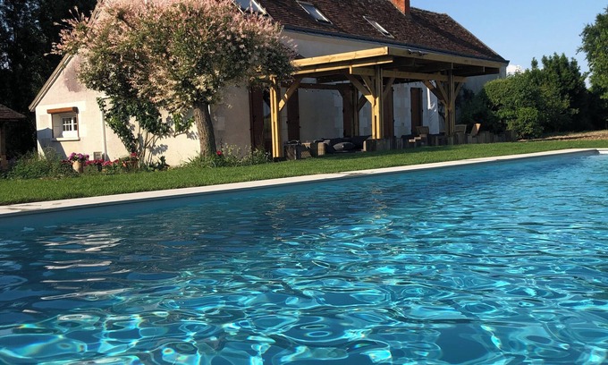 Saint-Hippolyte House | Gîte de Campagne au Calme Piscine Chauffée Privée, Châteaux de la Loire, Beauval