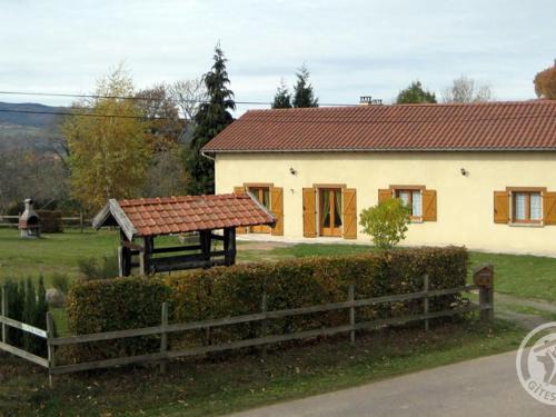 La Tuiliere House | Gîte de Charme en Rhône-Alpes : Terrasse, Cheminée, Jardin, Idéal Famille, Accessible PMR - FR-1-496-93