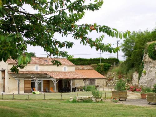 Foussais-Payre House | Gîte de charme avec terrasse et activités familiales à Payré, près de Fontenay-le-Comte - FR-1-426-170