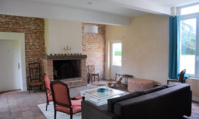 Castelsarrasin House | Gîte de groupe Manzana - sleeps 22