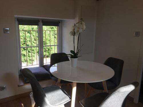 Cluny Apartment | Gîte des Charmilles/La Maison des Gardes