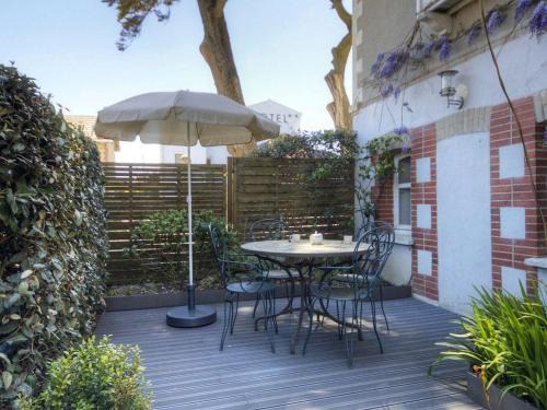 Tharon-Plage House | Gîte en Bord de Mer à Saint-Michel-Chef-Chef - Terrasse, Parking, Équipements Familiaux - FR-1-306-819