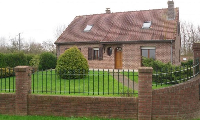 Senlis House | Gîte indépendant avec jardin clos, terrasse et wifi, au centre de Senlis, animaux acceptés - FR-1-376-52