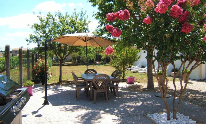 Castelnau-de-Medoc House | Gîte L'Hirondelle * close to BORDEAUX