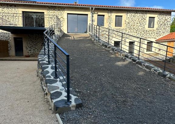 Lantriac House | Gîte la maison de Victoria