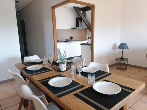 Poligny Apartment | Gîte La Meule 3 chambres 2e étage