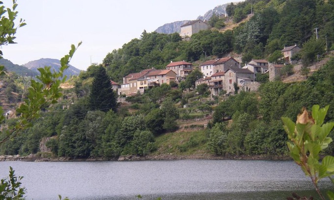 Sainte-Marguerite-Lafigere Apartment | Gîte le Petit Riou