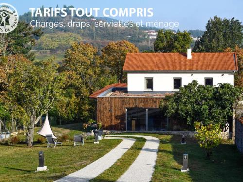 Montbrison House | Gîte moderne avec jardin, étang, terrasses et confort tout inclus à Montbrison - FR-1-496-157
