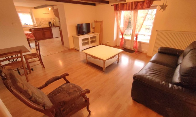 Dommartin-les-Remiremont Cottage | Gîte Tiffanie - SPA Jacuzzi Sauna Fishing pond