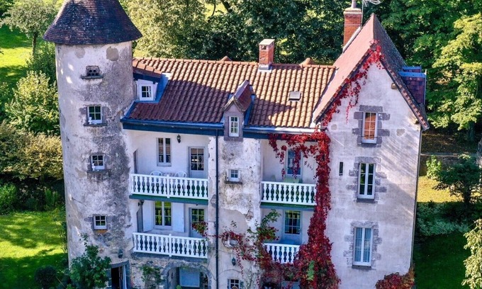 Volvic House | Gîtes Le Vieux Vinzelles, ideal for groups!