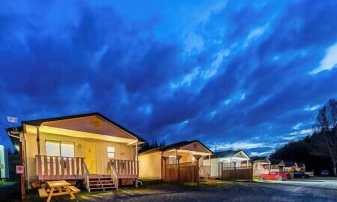 Alert Bay Cabin | (G) Standard Double Cabin (pet friendly)