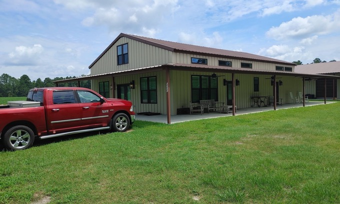 Dover Cabin | Ga Southern University Statesboro, Brooklet, 3-BR Home lodge