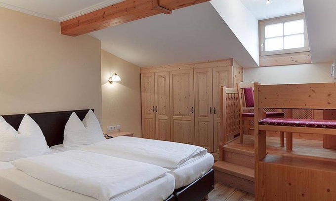 Edlbach House | Gable room with shower, WC - Hotel-Restaurant Sperlhof