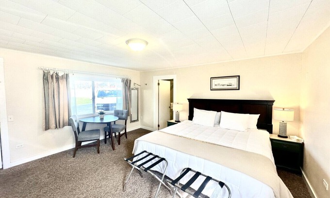 Hulls Cove Hotel | Gallaghers Travels Room 12-A (King)