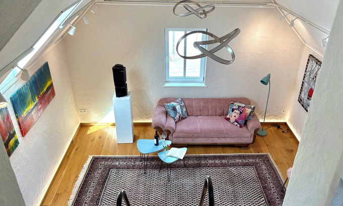 Pronsfeld Apartment | Gallery apartment - living in the midst of art