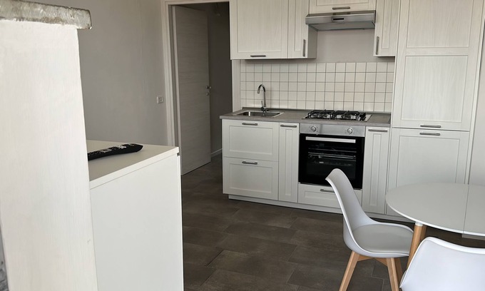 Pablo Apartment | Galvani 11