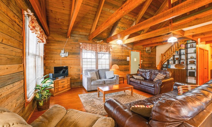 Springville Cabin | Game Room & Decks: Family Cabin in Springville!