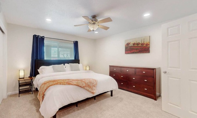 Northeast Heights House | Game Room &Movie Room | 4bd 2Ba