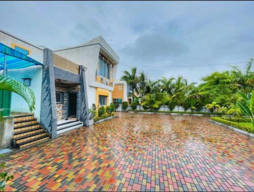 Kamrej Villa | Ganesh Farm House