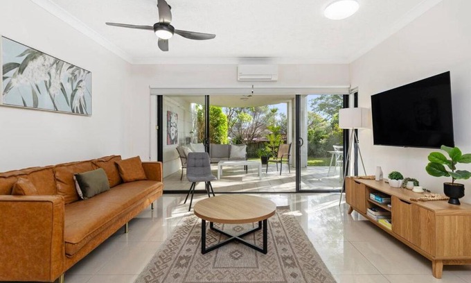 South Brisbane Apartment | Garden Apt 2Bed x 2Bath, parking