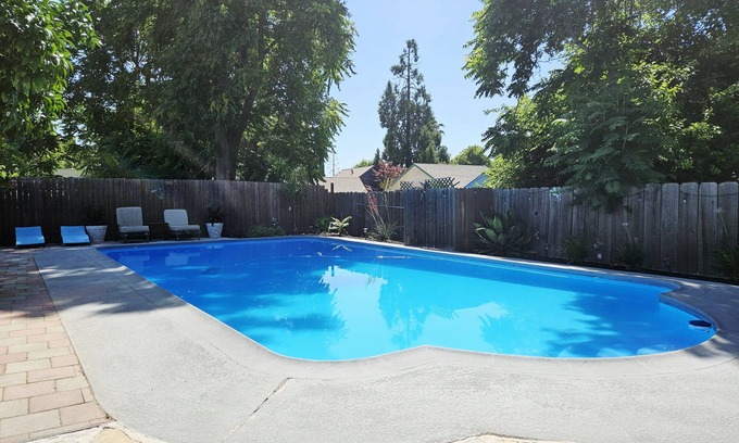 Yuba City House | Garden Clara