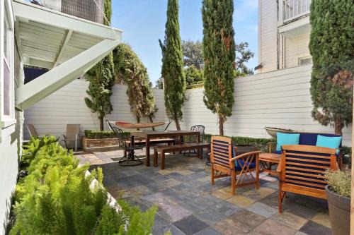 Saint Thomas Development House | Garden District 3BD 2BA Parking Stylish & Unique