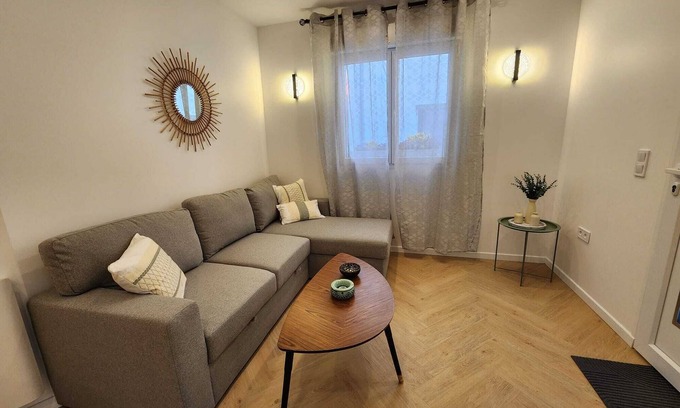 Sartrouville Apartment | Garden Guesthouse Near Paris