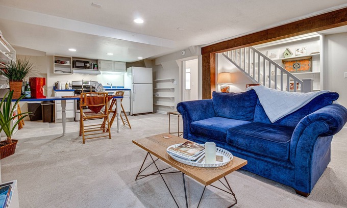 Clifton Apartment | Garden-Level Cincinnati Apartment: Walkable Area!