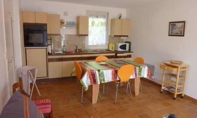 Damgan Apartment | Garden level with one bedroom
