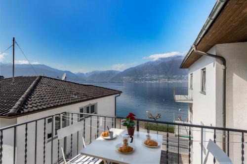 Vira Apartment | Garden on the lake 2 - Happy Rentals