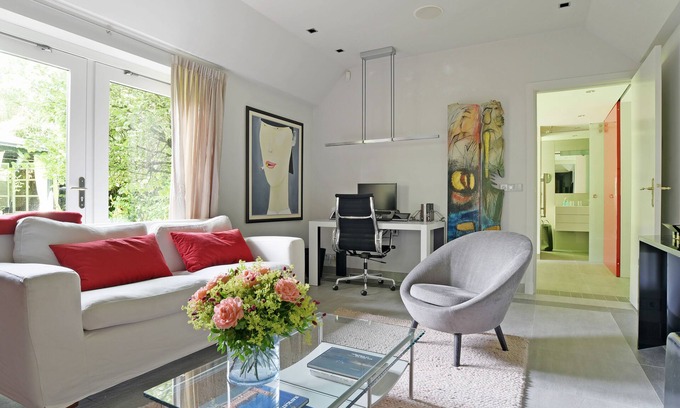 Haagse Hout Villa | Garden Villa, private oasis, close to City Centre