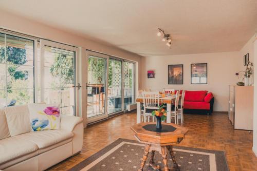 Altach Apartment | Gardenia-Altach, 2-4 P, Küche, Garten, Terrasse, Parkplatz, Wifi, Ski Stellplatz
