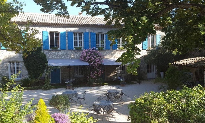 Fontaine-de-Vaucluse Apartment | GARIGUETTE - SUPERIOR APARTMENT 5 PEOPLE (WITH TERRACE)