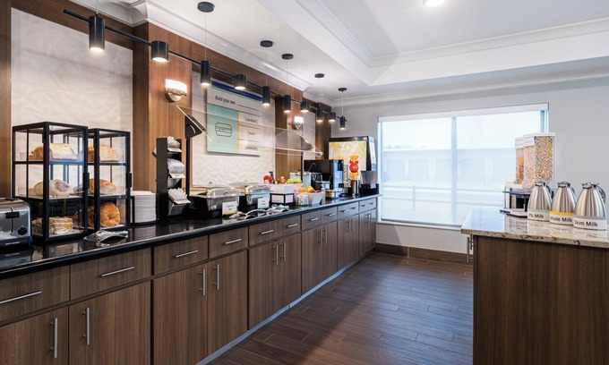 Longview Hotel | Garner Hotel Longview South by IHG