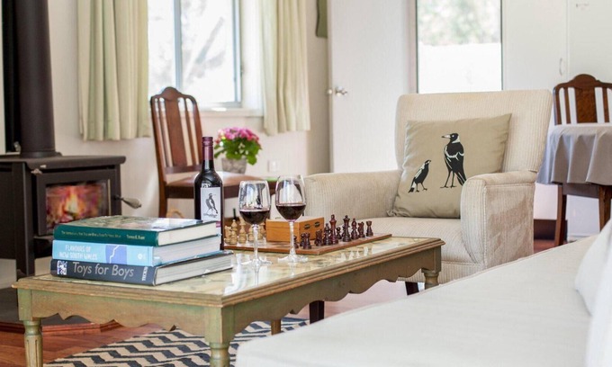 Lovedale Apartment | Gartelmann Studio @ Gartelmanns Wines walk to The Deck Cafe + Wine tasting