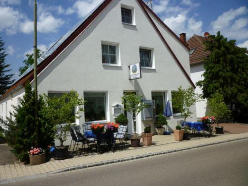 Monchsdeggingen House | Gasthaus - Pension Am Buchberg