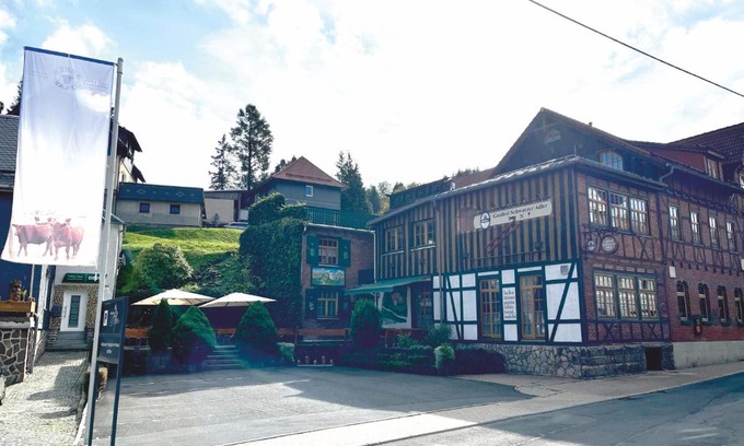 Fehrenbach House | Gasthof & Pension "Schwarzer Adler"