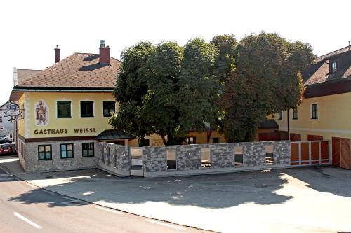 Attnang-Puchheim Hotel | Gasthof Weissl