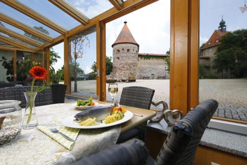 Hohenberg a.d.Eger Hotel | Gasthof Zur Burg